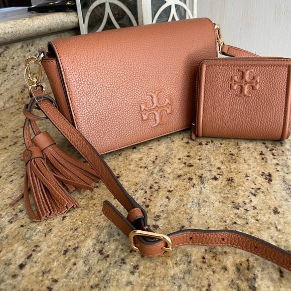 New Tory Burch set ❤️ - Picture 2 of 8